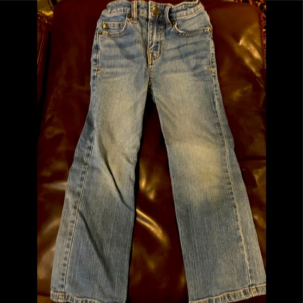 Cat&Jack Boy’s Jeans 5. Straight bootleg. Great used condition. Medium wash.